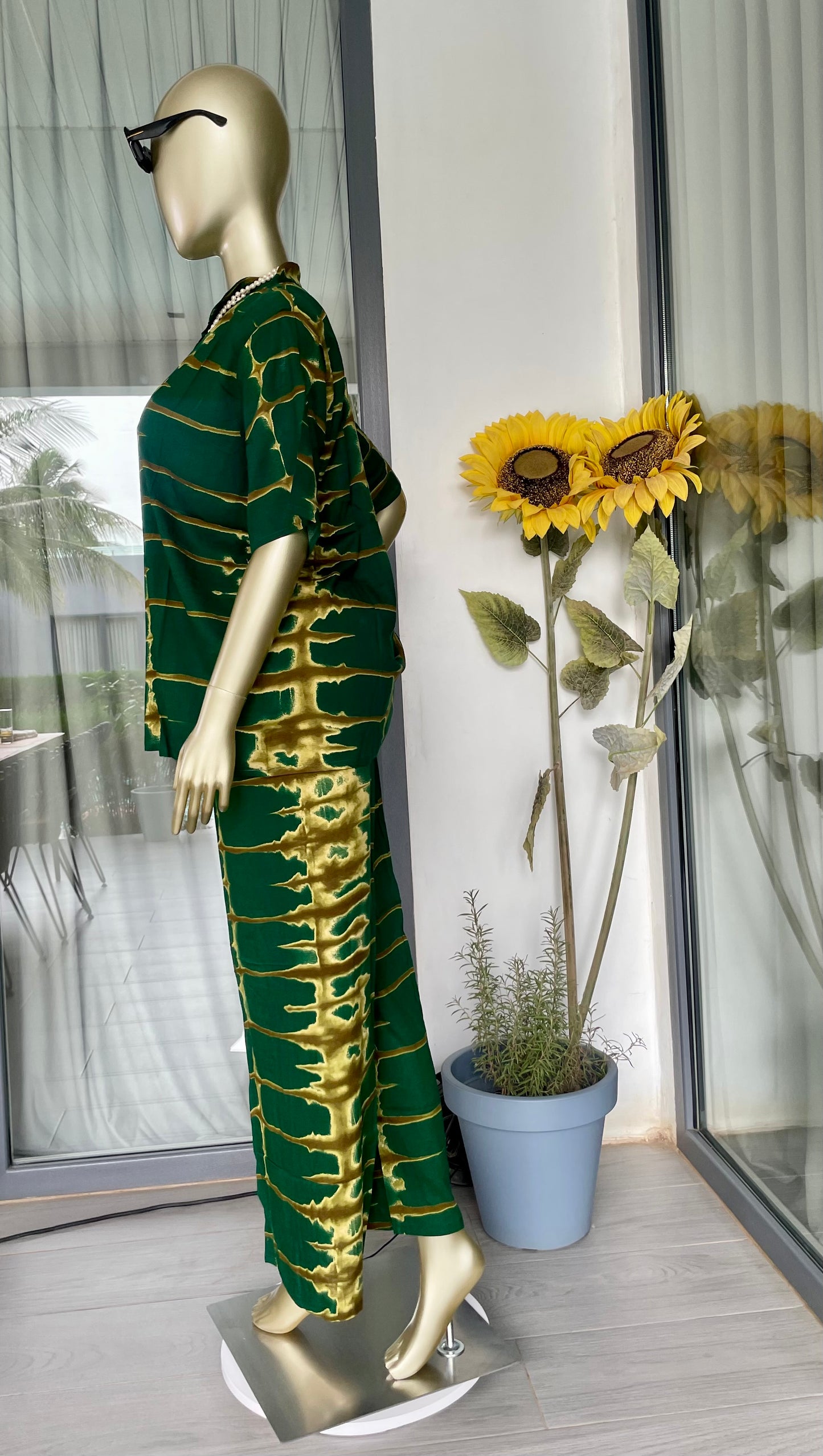 Ensemble Élégance Africaine – Chemise & Pantalon Fluide Pour Elégante et Moderne